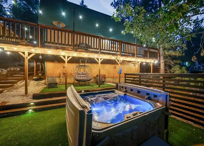 Pine Den Cabin: Arcade+Fire Pit+Bbq