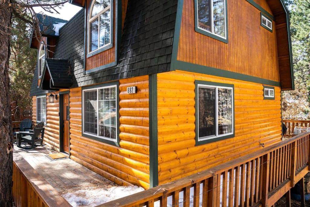 Holiday home Pine Den Cabin: Arcade+fire Pit+bbq