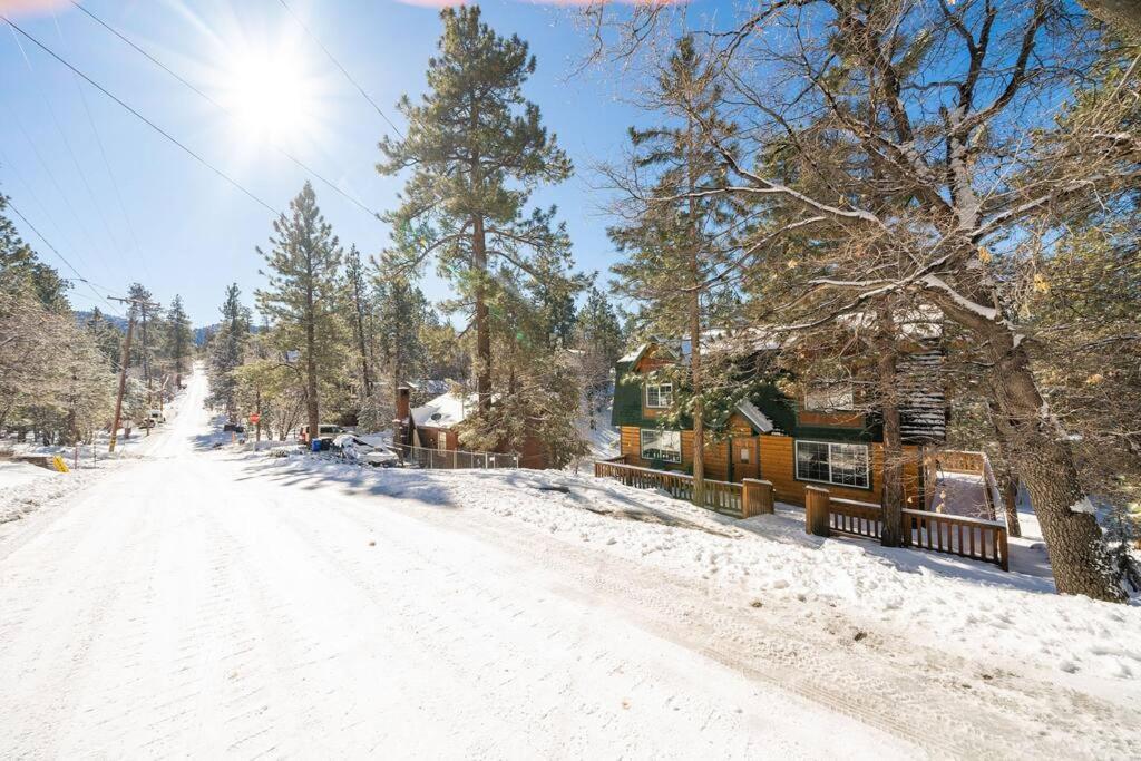 Pine Den Cabin: Arcade+fire Pit+bbq *
