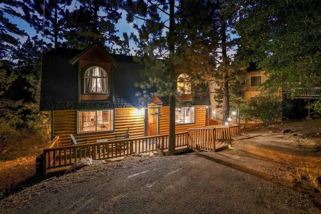 Holiday home Pine Den Cabin: Arcade+fire Pit+bbq *