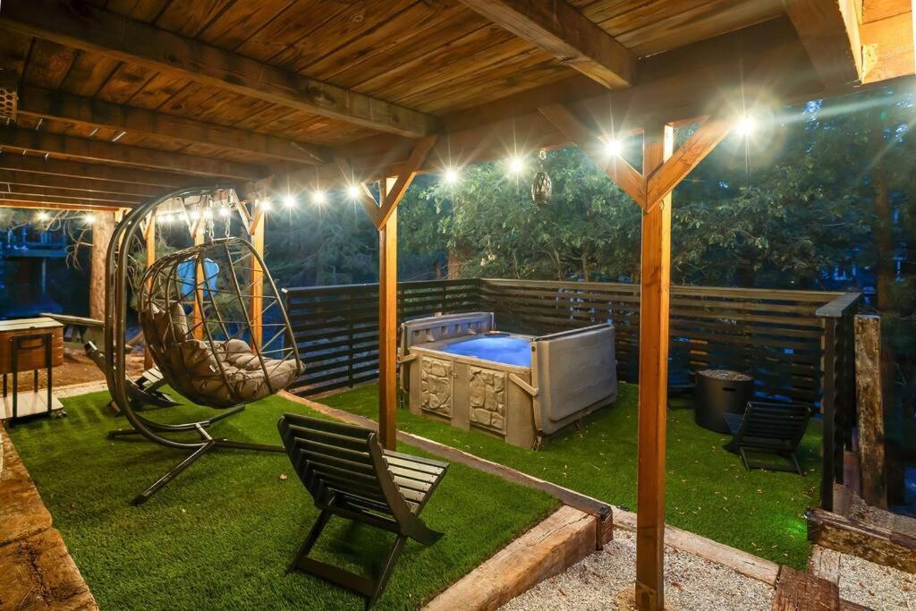 Pine Den Cabin: Arcade+fire Pit+bbq