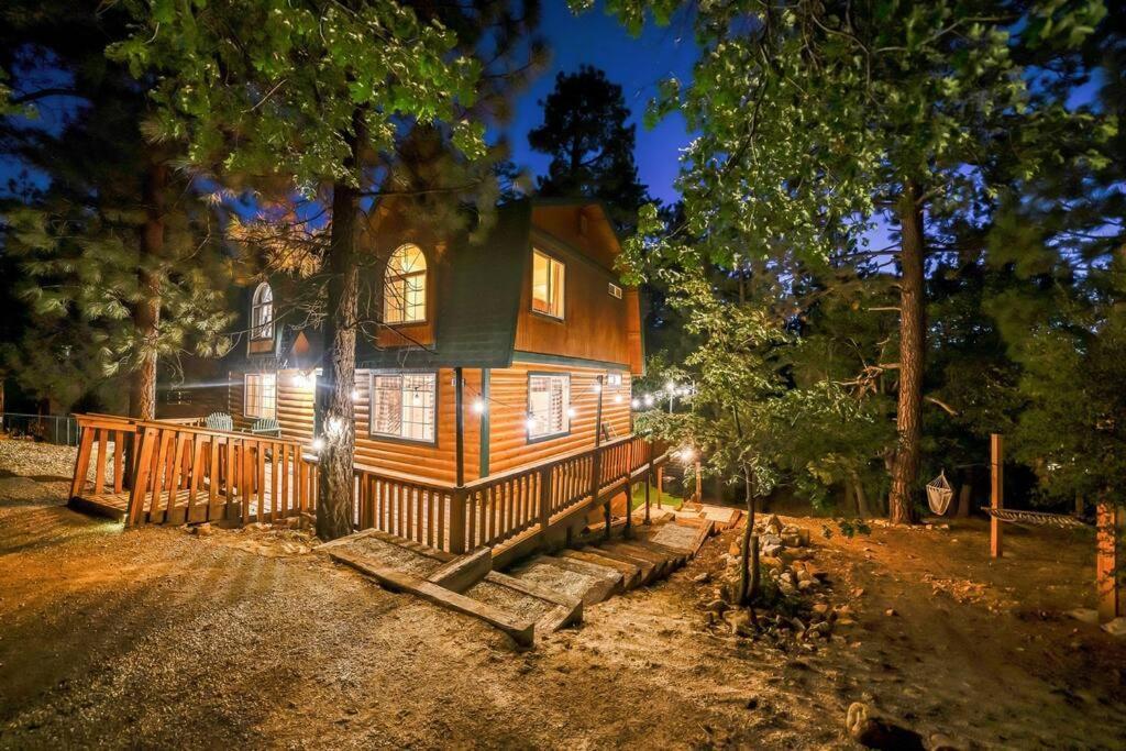 Pine Den Cabin: Arcade+fire Pit+bbq *