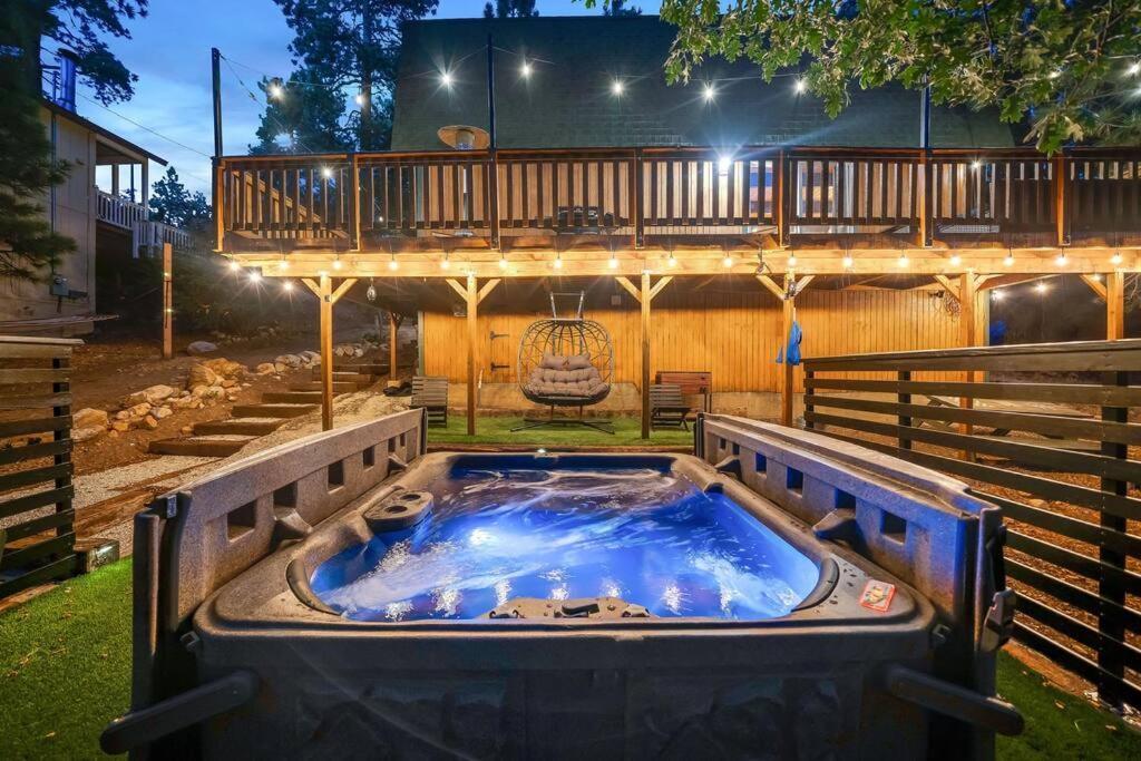 Pine Den Cabin: Arcade+fire Pit+bbq Casa vacanze