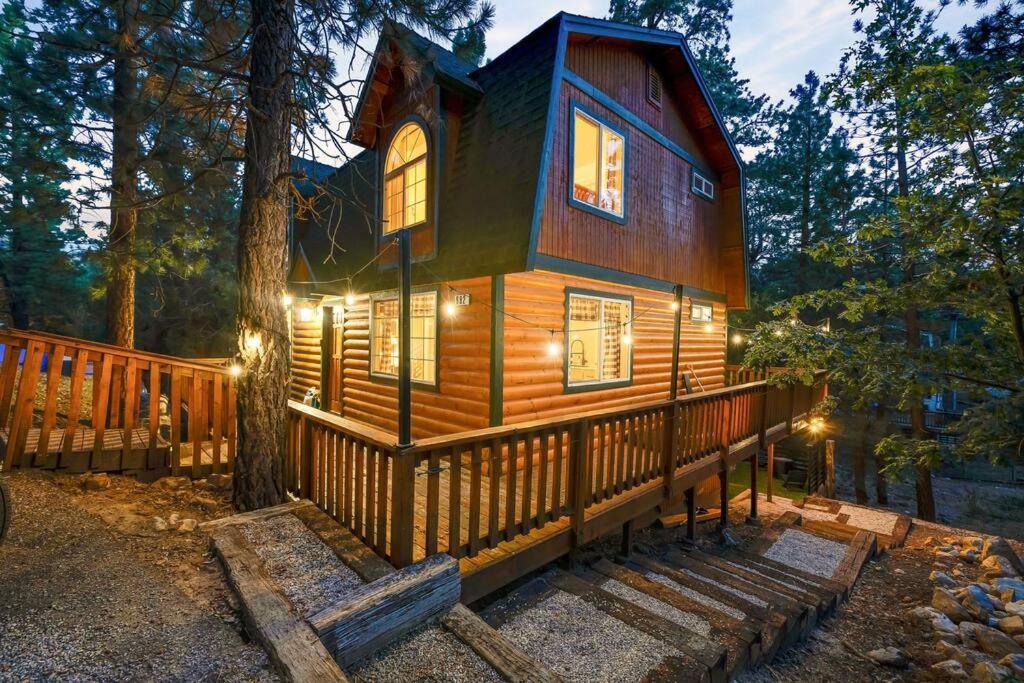 Holiday home Pine Den Cabin: Arcade+fire Pit+bbq Sugarloaf