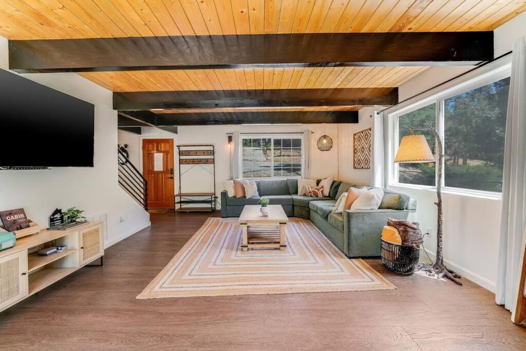 Holiday home Pine Den Cabin: Arcade+fire Pit+bbq *