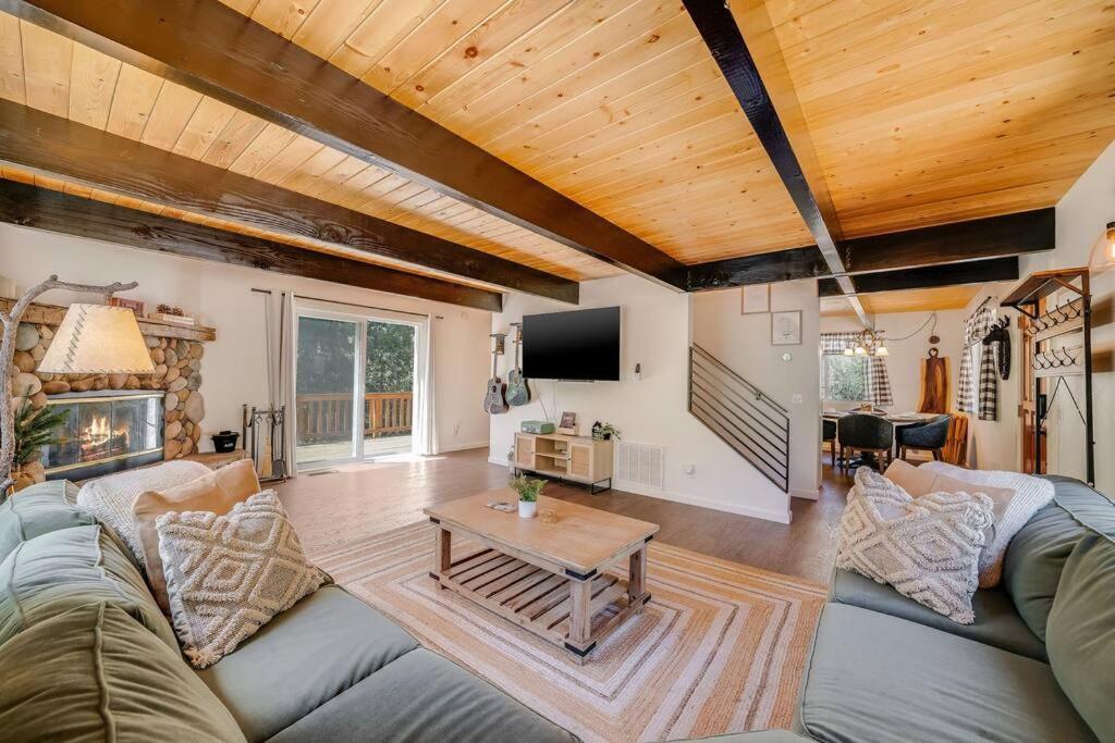 Pine Den Cabin: Arcade+fire Pit+bbq * Sugarloaf