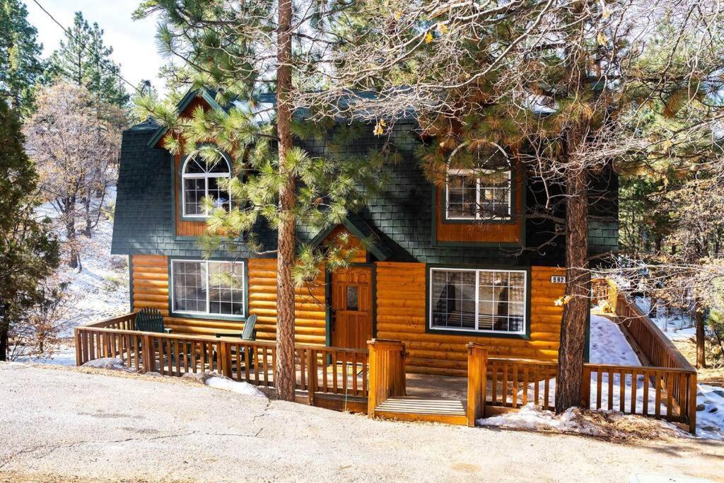 Pine Den Cabin: Arcade+fire Pit+bbq