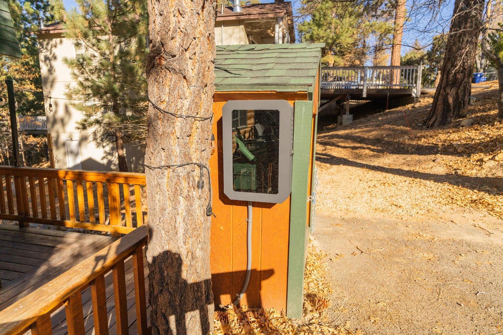 Pine Den Cabin: Arcade+fire Pit+bbq *